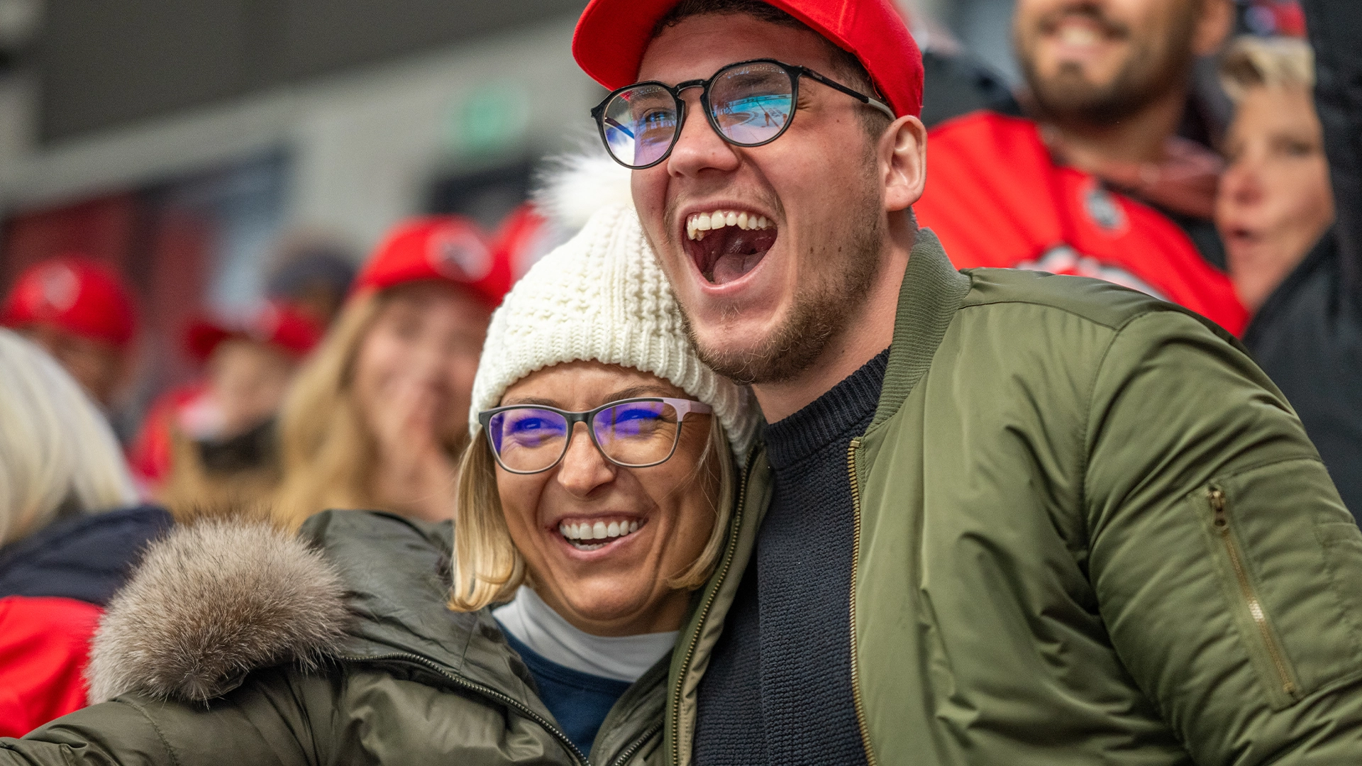 Confirma tarjoaa monipuolisia ohjelmistoratkaisuja urheiluseuroille, jäähalleille ja stadioneille.